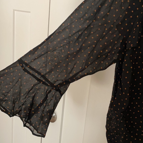 Black top - Picture 2 of 3